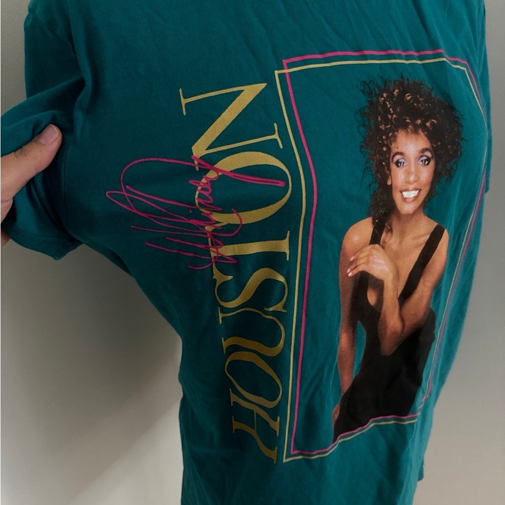 Lee® Whitney Houston Graphic Tee (Size Small) - Picture 3 of 7